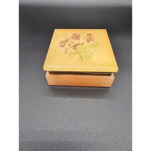 Lefton Alabaster‎ And Gold Rim Trinket Box Made In Italy